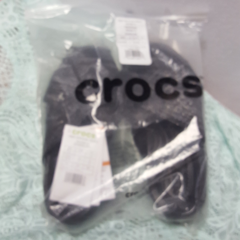 ππ©΄β€οΈ NWT women's CROCS black shimmer sandals size 4 ππ©΄β€οΈ - Picture 7 of 7